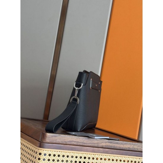 Premium Replica Dior Normandie A5 triangular clutch black At Cheap Price