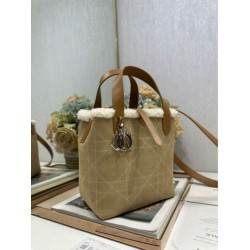 Premium Replica DiorAlps small/medium Dior Toujours Vertical tote bag with topstitching Macrocannage and Apricot Wool Trim At Cheap Price