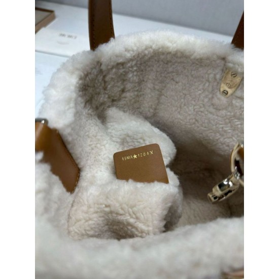 Premium Replica DiorAlps small/medium Dior Toujours Vertical tote bag with topstitching Macrocannage and Apricot Wool Trim At Cheap Price