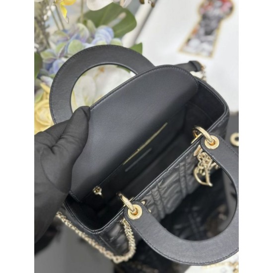 Fake Small Lady Dior My ABCDior bag with D.I.O.R black cannage lambskin pendant Knockoff Clone Sale Online Premium Replica Small Lady Dior My ABCDior bag with D.I.O.R black cannage lambskin pendant At Cheap Price