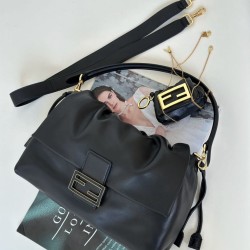 Premium Replica Fendi Medium/Large Mamma Baguette shoulder bag Black At Cheap Price