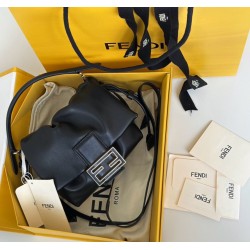 Premium Replica Fendi Small Mamma Baguette shoulder bag Black At Cheap Price