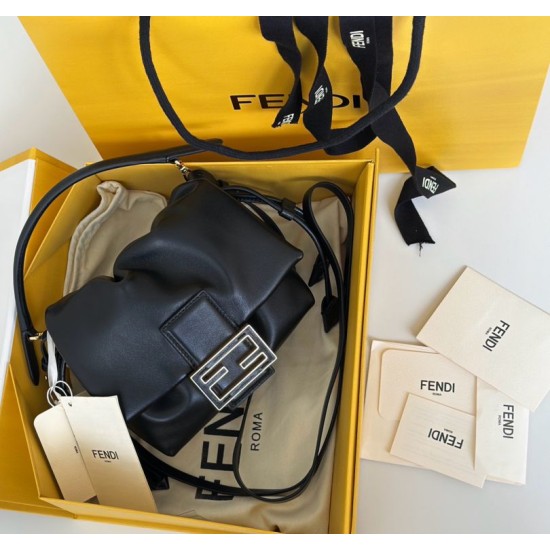 Premium Replica Fendi Small Mamma Baguette shoulder bag Black At Cheap Price