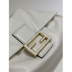 Premium Replica Fendi Medium/Large Mamma Baguette shoulder bag white At Cheap Price