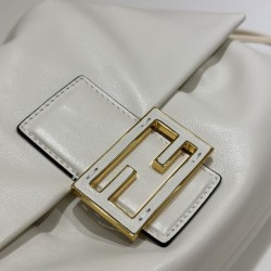 Premium Replica Fendi Medium/Large Mamma Baguette shoulder bag white At Cheap Price