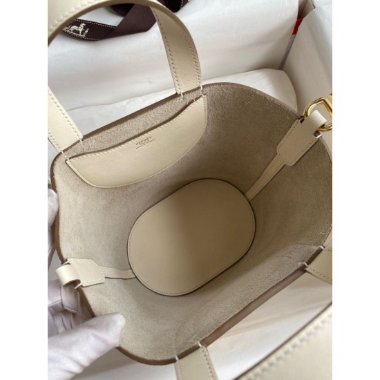Fake Handmade Hermes The Loop 18 Tote Bag Beige Clemence Knockoff Clone Sale Online Premium Replica Handmade Hermes The Loop 18 Tote Bag Beige Clemence At Cheap Price