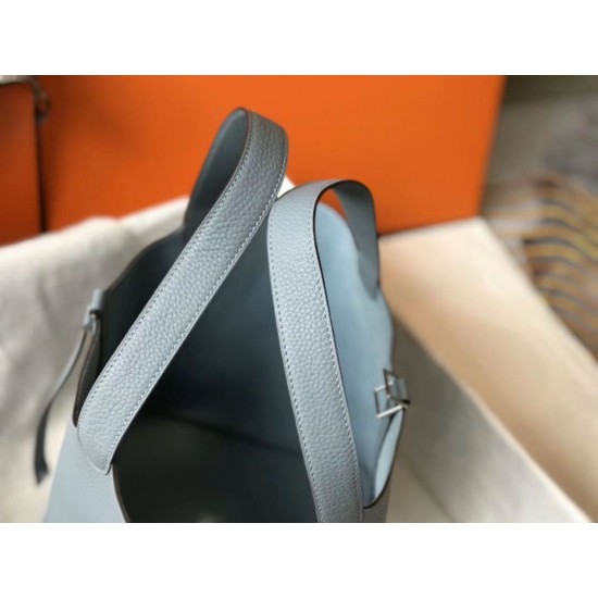 Premium Replica Hermes Picotin Lock 18/22 Tote Bag Blue Clemence At Cheap Price