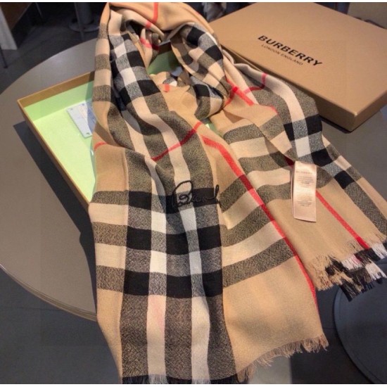 Top AAAAA Replica Burberry Check Cashmere Scarf, Beige with Frayed Edges, 70 x 200 cm Clone Cheap