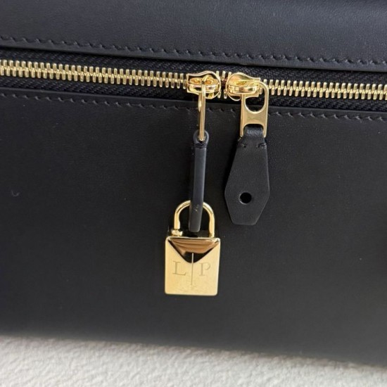 AAAAA Fake Loro Piana Extra Clutch Bag L29 Black Dupe Best Replica Loro Piana Extra Clutch Bag L29 Black Knockoff