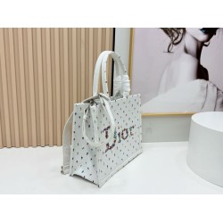 Best Replica Dior Dioramour Bag Small/Medium/Large Dior Book Tote with Shoulder Strap White Knockoff