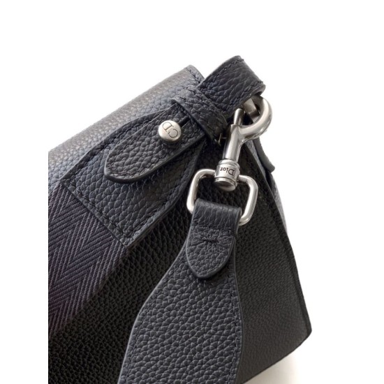 Best Replica Dior Privé Messenger Men Flap Bag in Black Knockoff