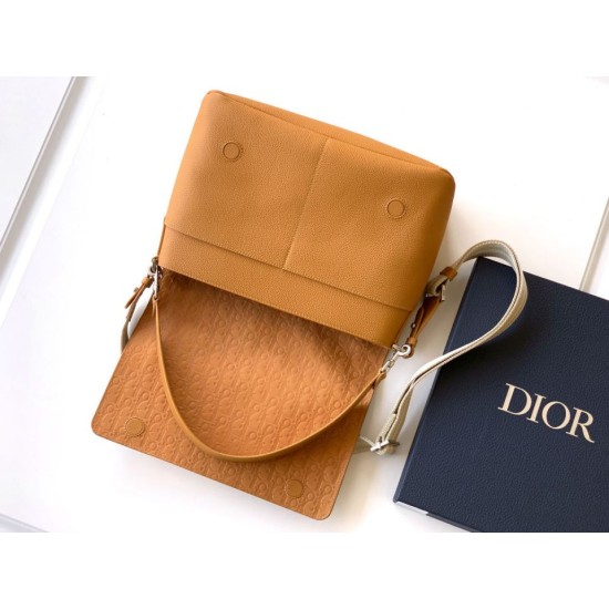 AAAAA Fake Dior Privé Messenger Men Flap Bag in Yellow Dupe Best Replica Dior Privé Messenger Men Flap Bag in Yellow Knockoff
