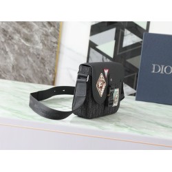 Replica Dior Saddle small shoulder bags with black flap Fake Cheap Knockoff Dior Saddle small shoulder bags with black flap Replica Clone