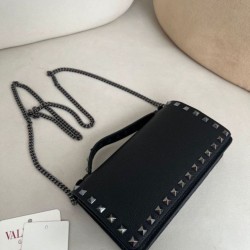 AAAAA Replica Valentino Garavani Rockstud Chain Wallet Black Fake Clone