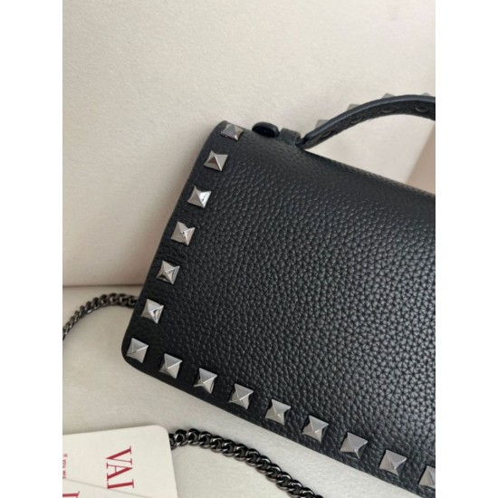 AAAAA Replica Valentino Garavani Rockstud Chain Wallet Black Fake Clone