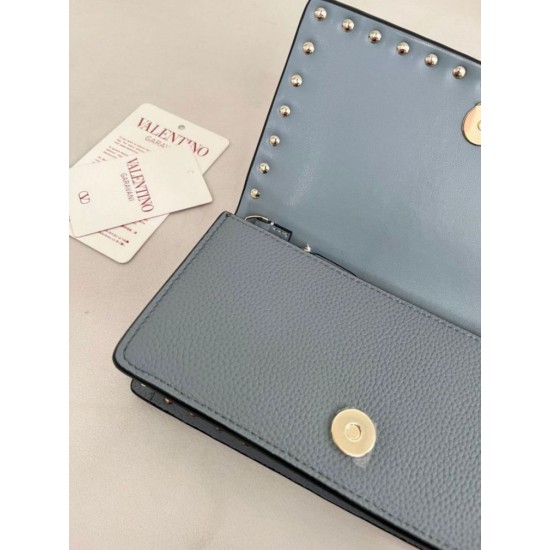 AAAAA Replica Valentino Garavani Rockstud Chain Wallet Blue Fake Clone