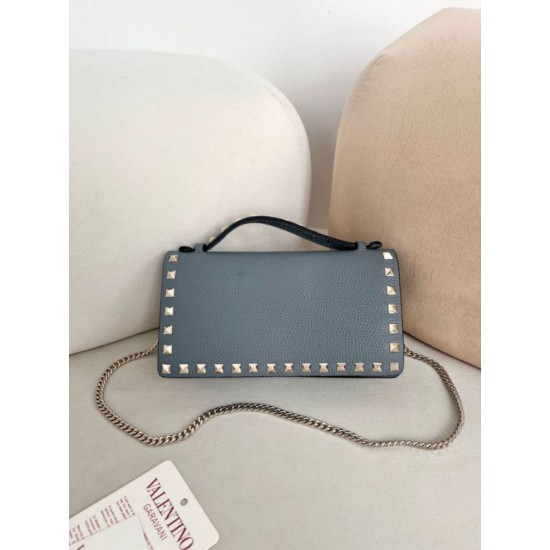 AAAAA Replica Valentino Garavani Rockstud Chain Wallet Blue Fake Clone