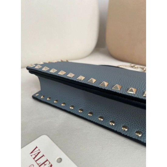 AAAAA Replica Valentino Garavani Rockstud Chain Wallet Blue Fake Clone