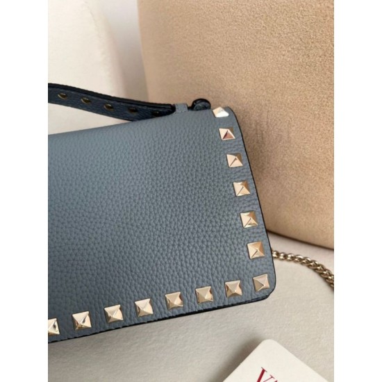 AAAAA Replica Valentino Garavani Rockstud Chain Wallet Blue Fake Clone