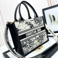 AAAAA Replica Dior Oblique Small/Medium Embroidered Animal Print Tote Bag White Fake Clone