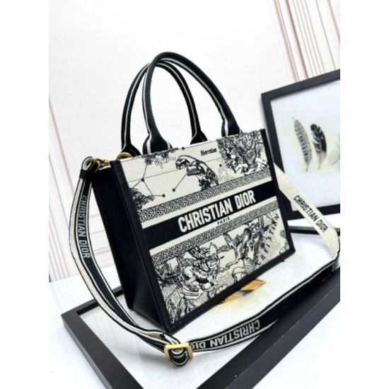 AAAAA Replica Dior Oblique Small/Medium Embroidered Animal Print Tote Bag White Fake Clone