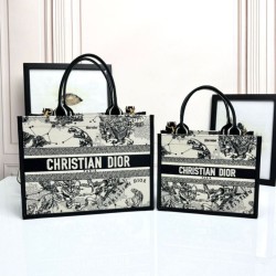 AAAAA Replica Dior Oblique Small/Medium Embroidered Animal Print Tote Bag White Fake Clone