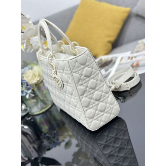 Replica Dior Large Lady Dior matte cannage handbag with flap white Knockoff Cheap AAAAA Replica Dior Large Lady Dior matte cannage handbag with flap white Fake Clone
