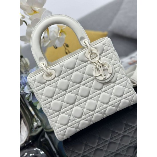 Replica Dior Medium Lady Dior matte cannage handbag with flap white Knockoff Cheap AAAAA Replica Dior Medium Lady Dior matte cannage handbag with flap white Fake Clone