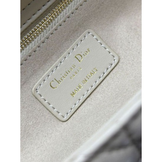 Replica Dior Lady Dior Large Quilted Lambskin Cannage Bag Beige Knockoff Cheap AAAAA Replica Dior Lady Dior Large Quilted Lambskin Cannage Bag Beige Fake Clone