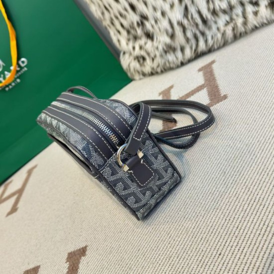 AAAAA Replica Goyard Cap-Vert PM Goyardine canvas bag gray Fake Clone