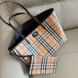 Replica Burberry Medium Bloomsbury Highlands Reversible Tote Bag Clone Cheap