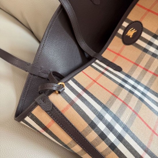 Replica Burberry Medium Bloomsbury Highlands Reversible Tote Bag Clone Cheap
