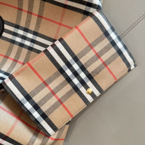Replica Burberry Medium Bloomsbury Highlands Reversible Tote Bag Clone Cheap