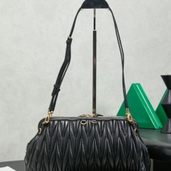 Best Replica Miu Miu Caprice Quilted Nappa Clutch Bag 5BF130 Black Knockoff