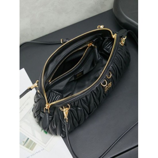 Best Replica Miu Miu Caprice Quilted Nappa Clutch Bag 5BF130 Black Knockoff