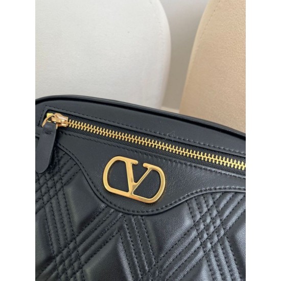 Best Replica Valentino Garavani Quiltie 67 Chain Handbag Black Lambskin Knockoff