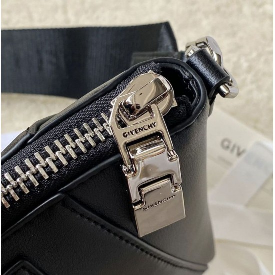 Best Replica Givenchy Small Antigona Bag Black Knockoff