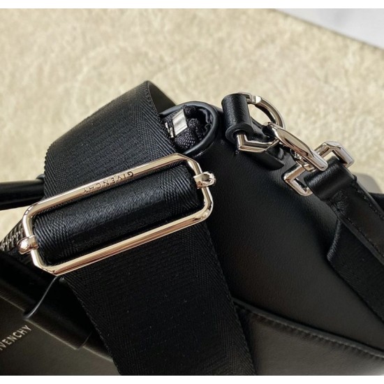 Best Replica Givenchy Small Antigona Bag Black Knockoff