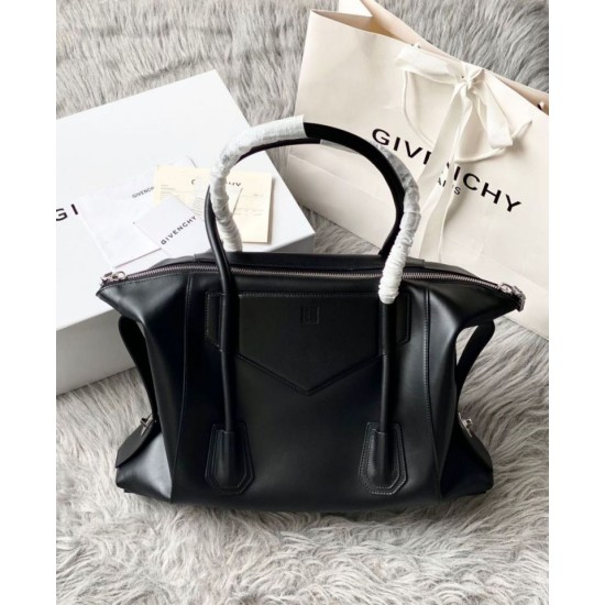 AAAAA Fake Givenchy Medium Antigona Bag with Soft Closure Black Dupe Best Replica Givenchy Medium Antigona Bag with Soft Closure Black Knockoff