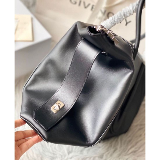 AAAAA Fake Givenchy Medium Antigona Bag with Soft Closure Black Dupe Best Replica Givenchy Medium Antigona Bag with Soft Closure Black Knockoff
