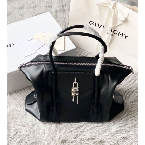 AAAAA Fake Givenchy Medium Antigona Bag with Soft Closure Black Dupe Best Replica Givenchy Medium Antigona Bag with Soft Closure Black Knockoff