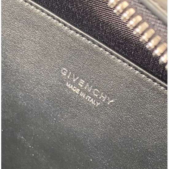 AAAAA Fake Givenchy Medium Antigona Bag with Soft Closure Black Dupe Best Replica Givenchy Medium Antigona Bag with Soft Closure Black Knockoff