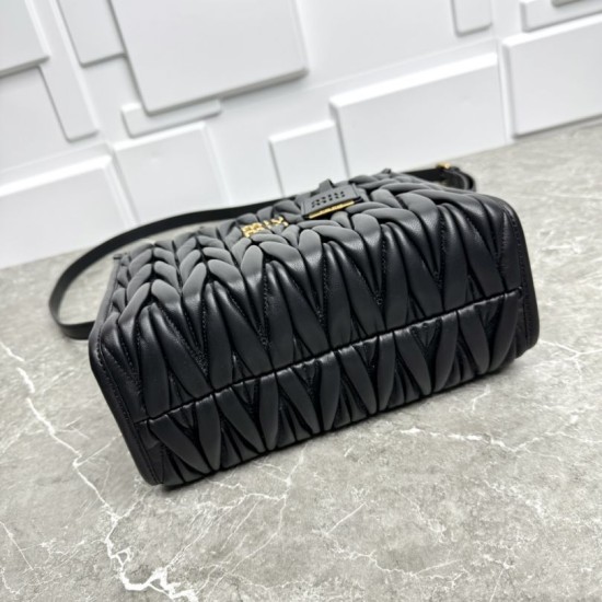 Premium Replica Miu Miu tote bag black quilted nappa Clone