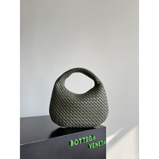 Premium Replica Bottega Veneta Small/Medium Veneta Hobo Bag Green Clone