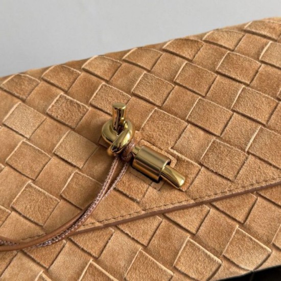 Premium Replica Bottega Veneta Andiamo clutch brown suede Clone