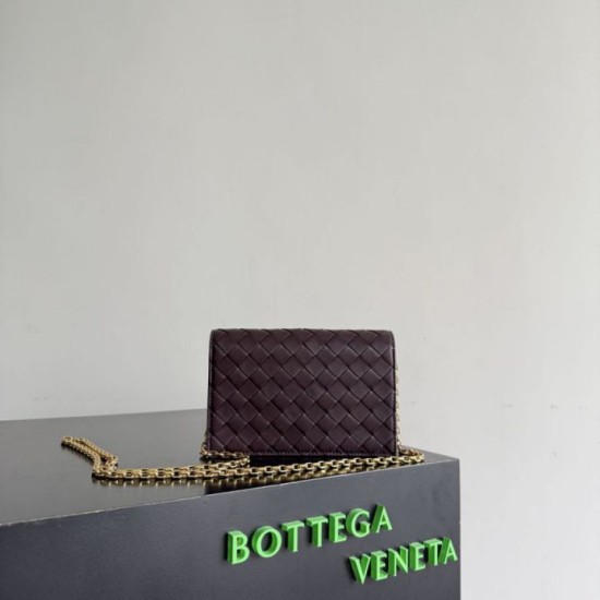 AAAAA Replica Bottega Veneta Andiamo Chain Crossbody Bag Burgundy Fake