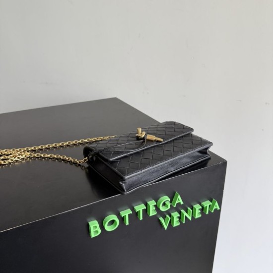 AAAAA Replica Bottega Veneta Andiamo Chain Crossbody Bag Black Fake
