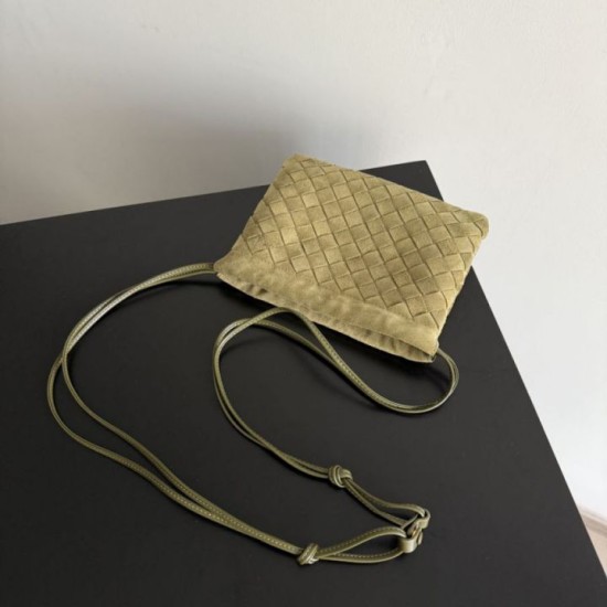 AAAAA Replica Bottega Veneta Intrecciato Suede Dustbag Olive Green Fake