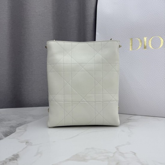 AAAAA Replica Dior Trianon Bag with Flat Macrocannage Chain White Fake