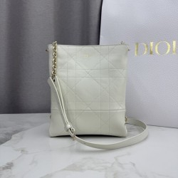 AAAAA Replica Dior Trianon Bag with Flat Macrocannage Chain White Fake